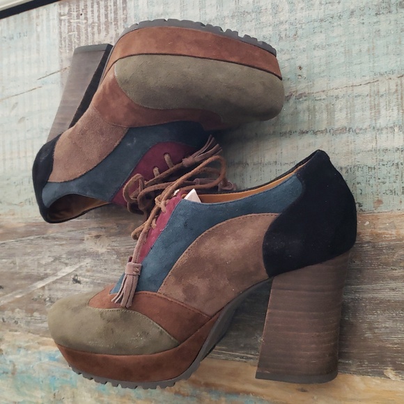 Earthies Suede Platforms 6.5B - Picture 5 of 9